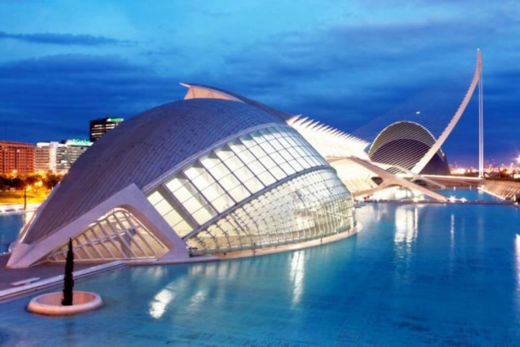 Valencia Las Artes Y Ciencias + Garaje + Netflix Buitenkant foto